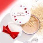 wet n wild Marilyn Monroe Collection Loose Setting Powder, Luminous Finish with Light-Diffusing Pearls – Translucent - Image 2